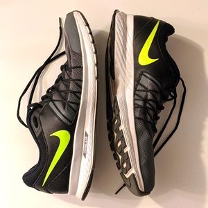 Men's Nike tennis shoes